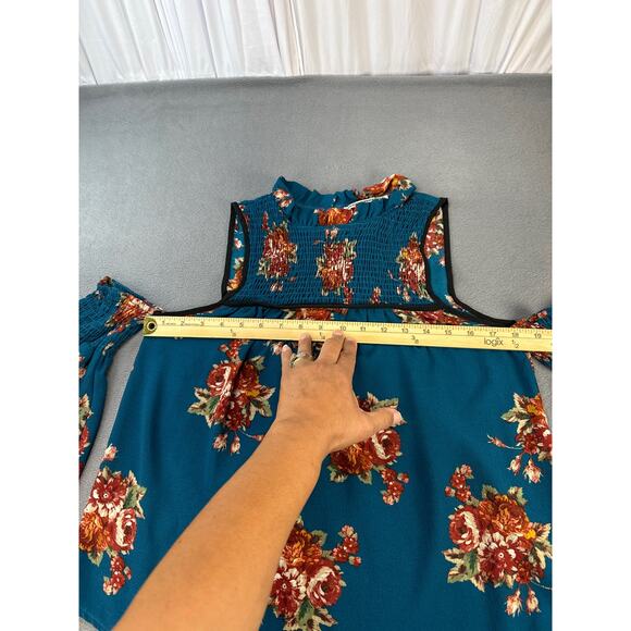 Flying Tomato  MOD Cold Shoulder Top in Teal Blue Ditsy Floral Print size small - Picture 5 of 6